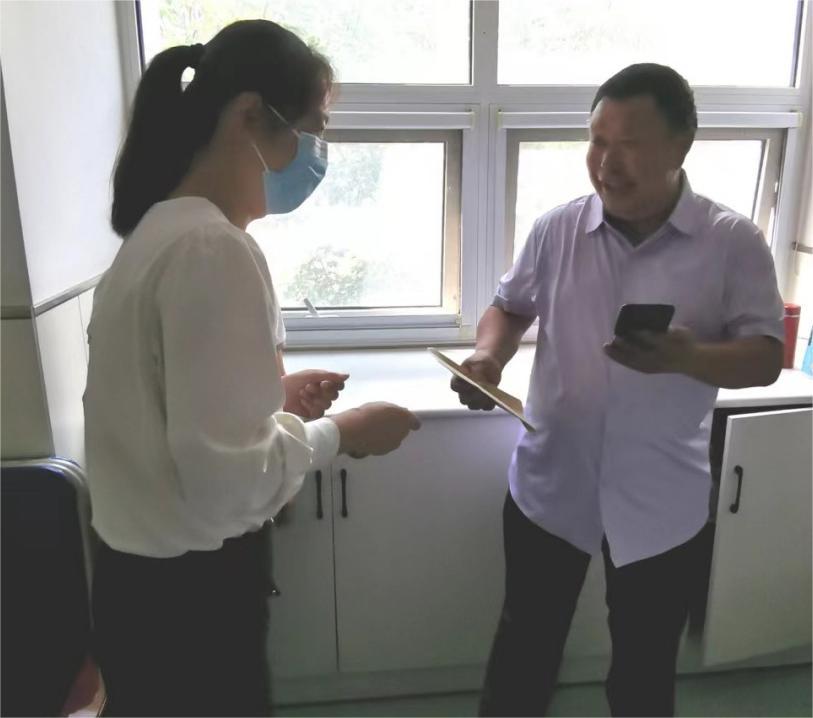 真情慰問暖人心，擇立集團探望員工住院家屬