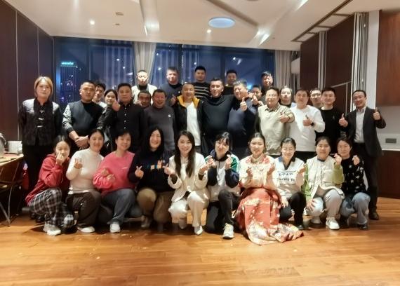 為夢(mèng)想-不止步，山東擇立集團(tuán)2025年會(huì)盛典圓滿落幕